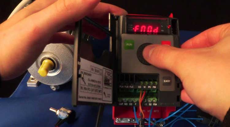 Come programmare un Inverter